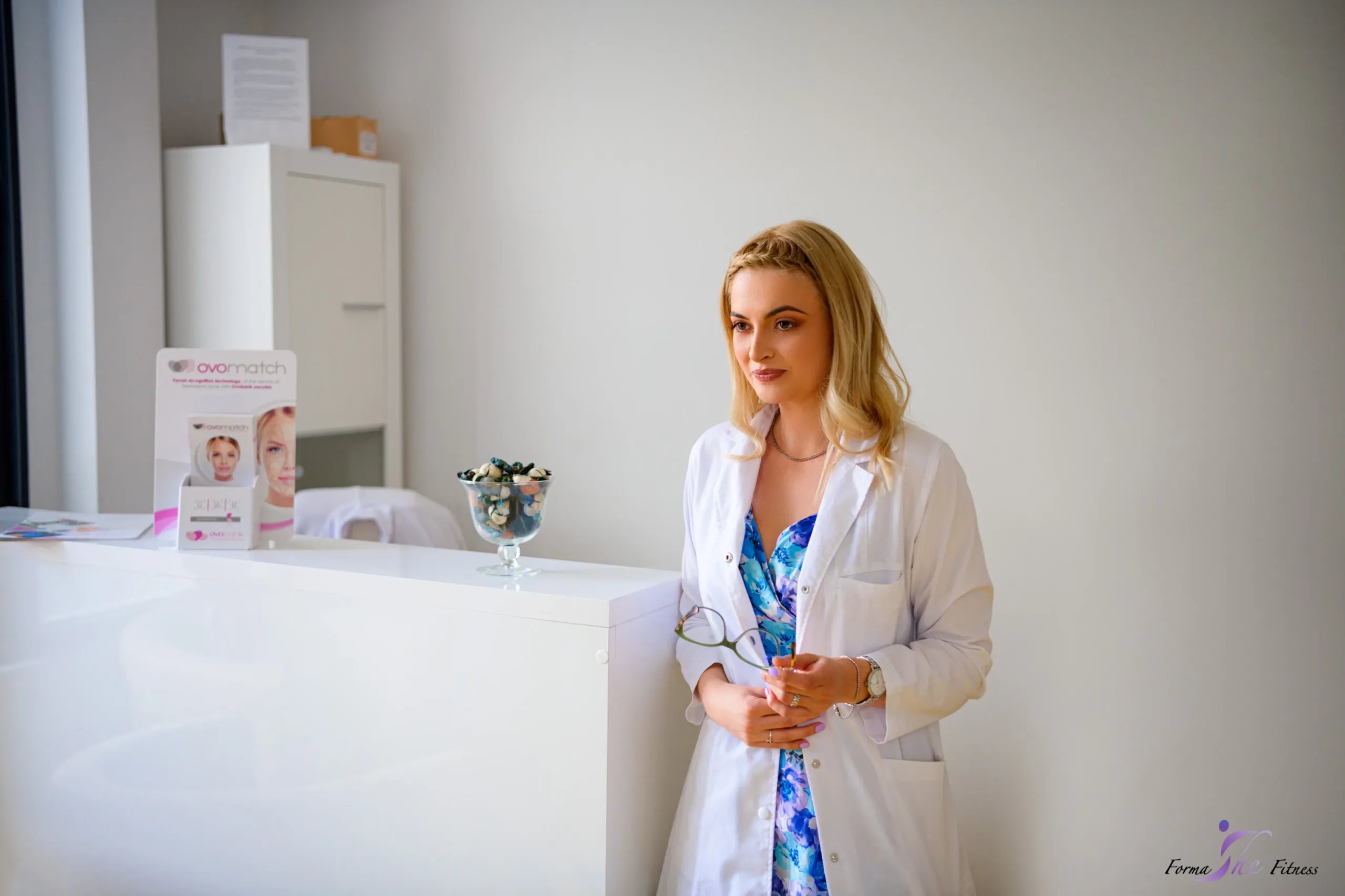 Doctor Oana Calo in halat 