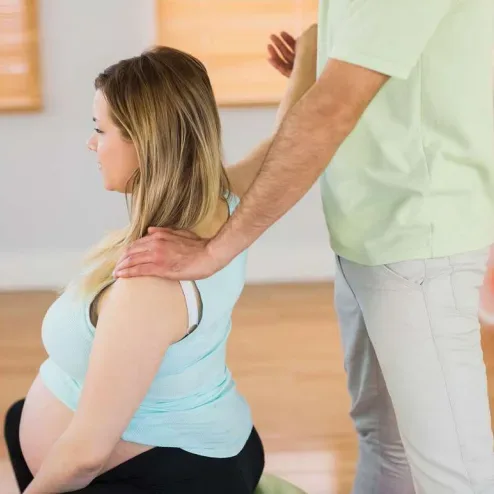 masaj prenatal realizat de partener